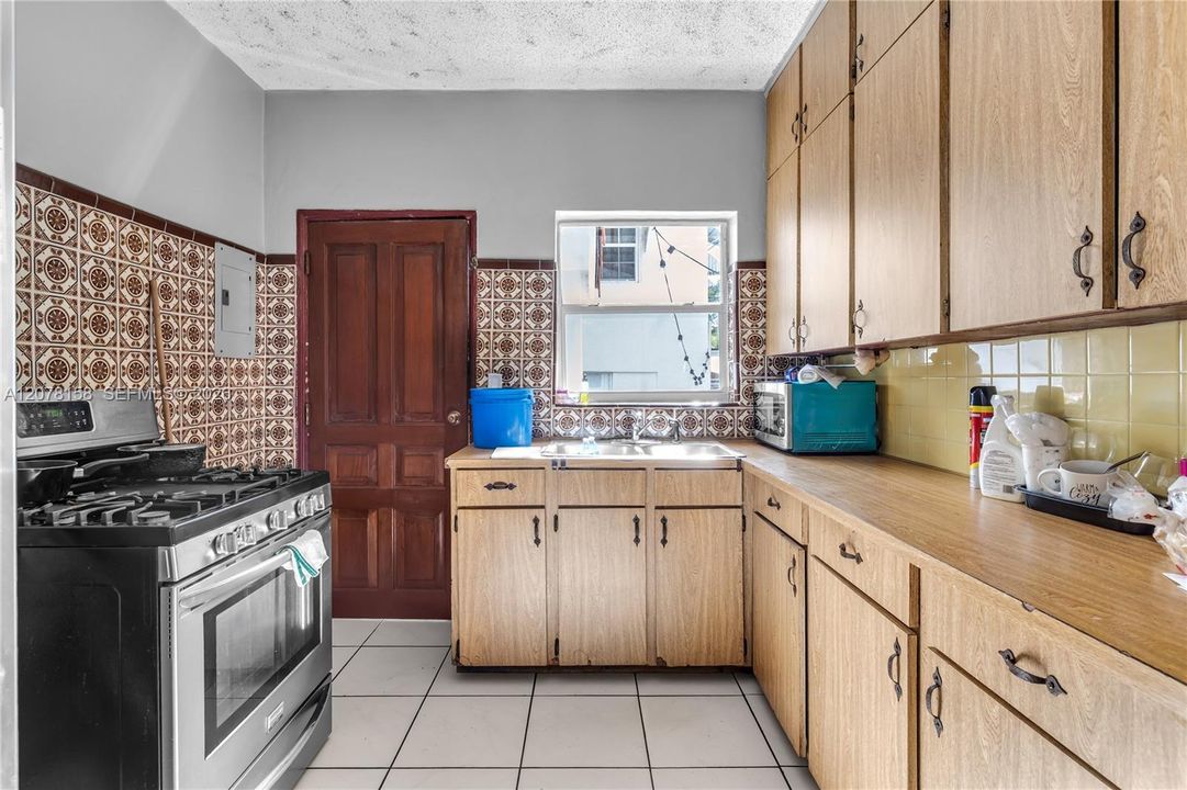 For Sale: $2,185,000 (0 beds, 0 baths, 2499 Square Feet)