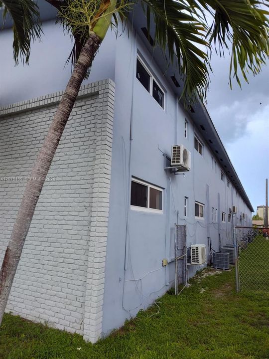 For Rent: $1,700 (1 beds, 1 baths, 600 Square Feet)