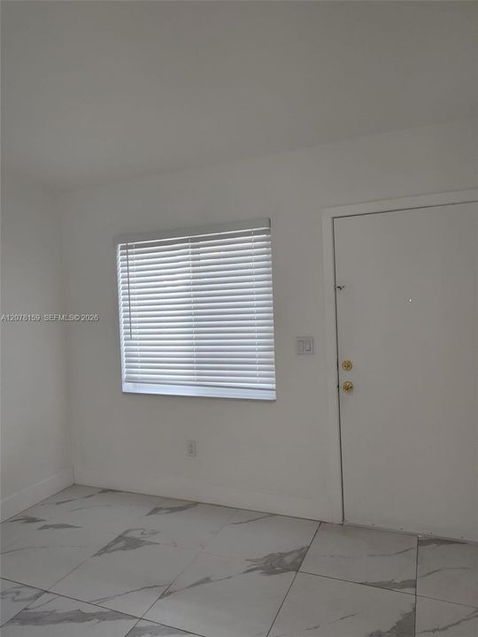 For Rent: $1,700 (1 beds, 1 baths, 600 Square Feet)
