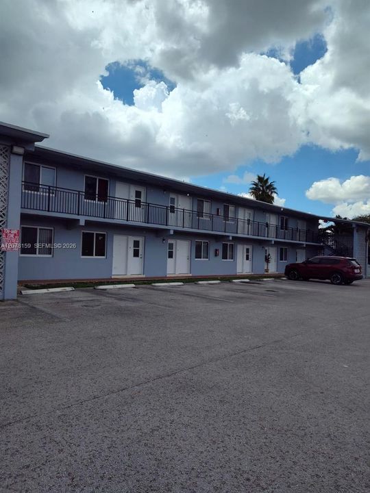 For Rent: $1,700 (1 beds, 1 baths, 600 Square Feet)