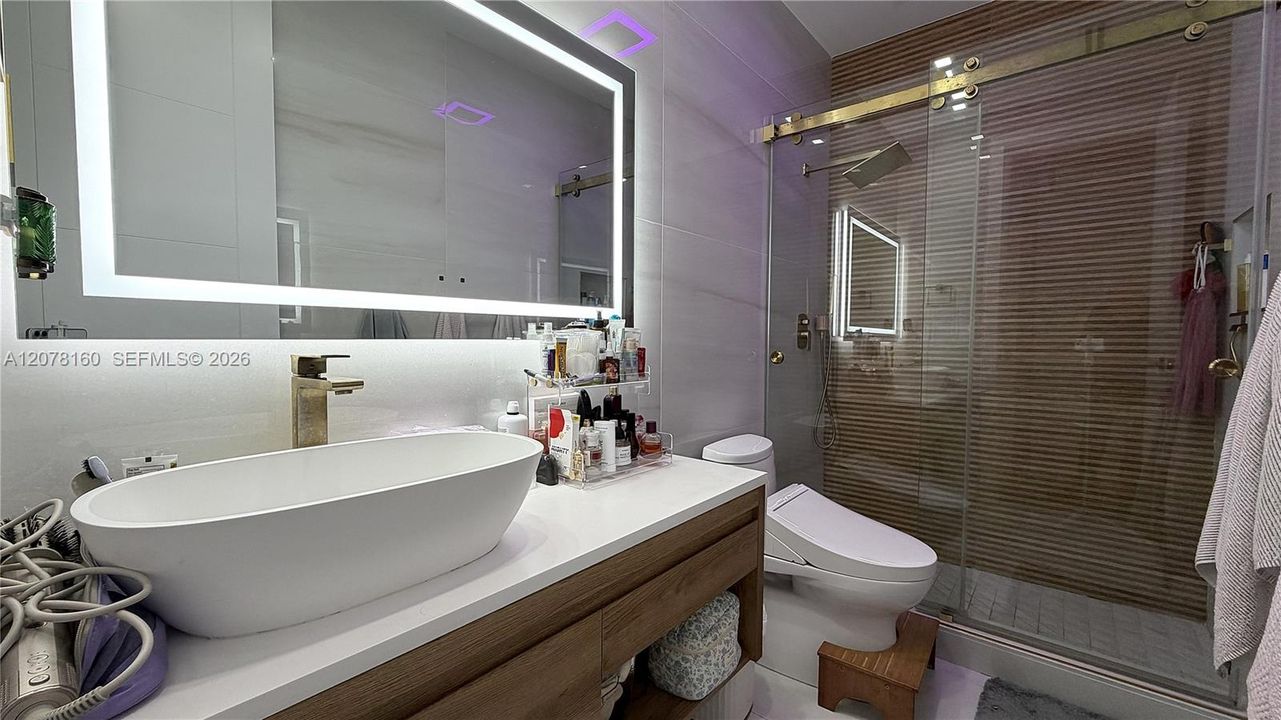 For Sale: $3,050,000 (5 beds, 4 baths, 3884 Square Feet)