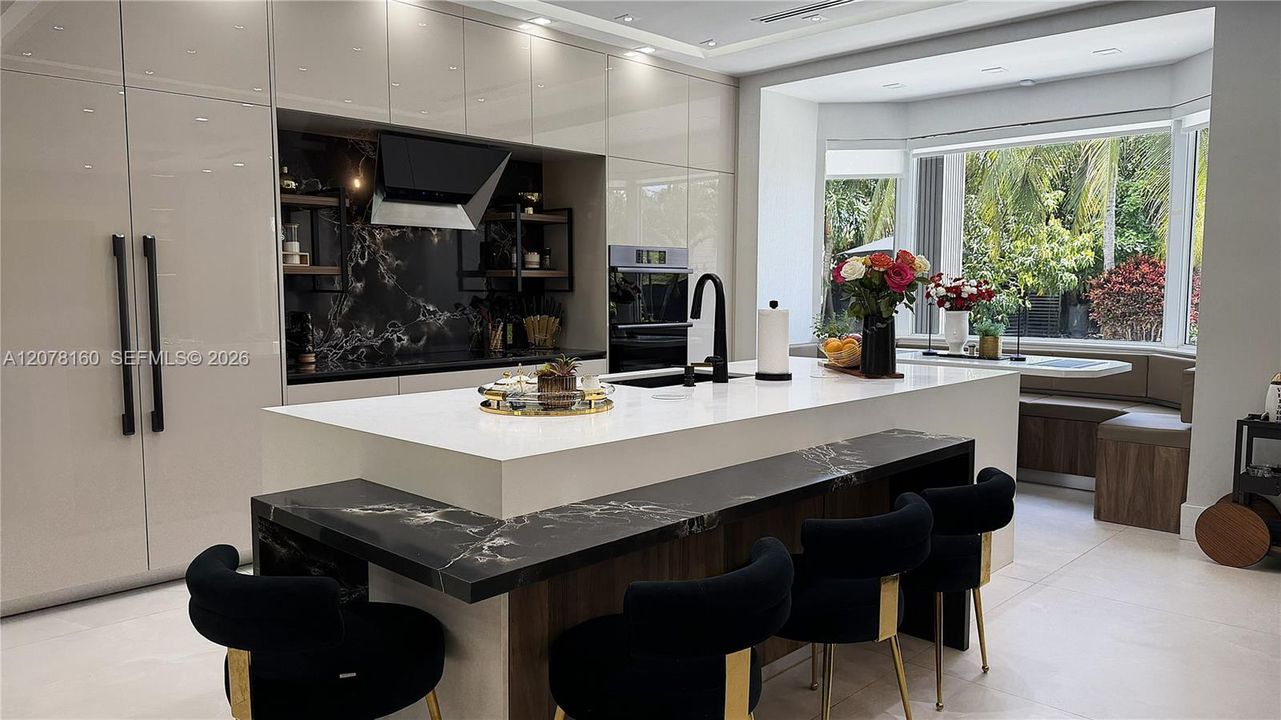For Sale: $3,050,000 (5 beds, 4 baths, 3884 Square Feet)