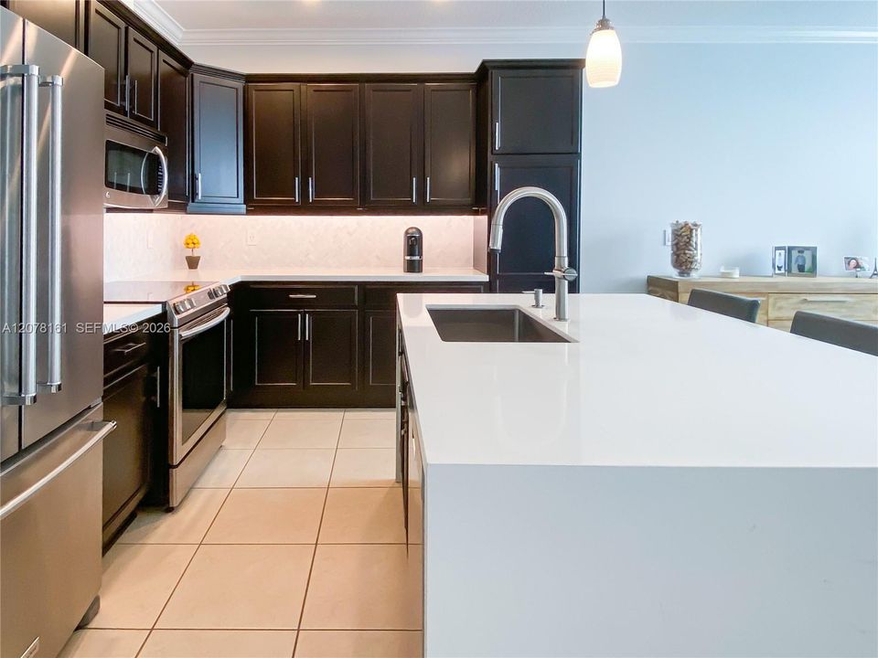 For Rent: $4,250 (3 beds, 3 baths, 1770 Square Feet)