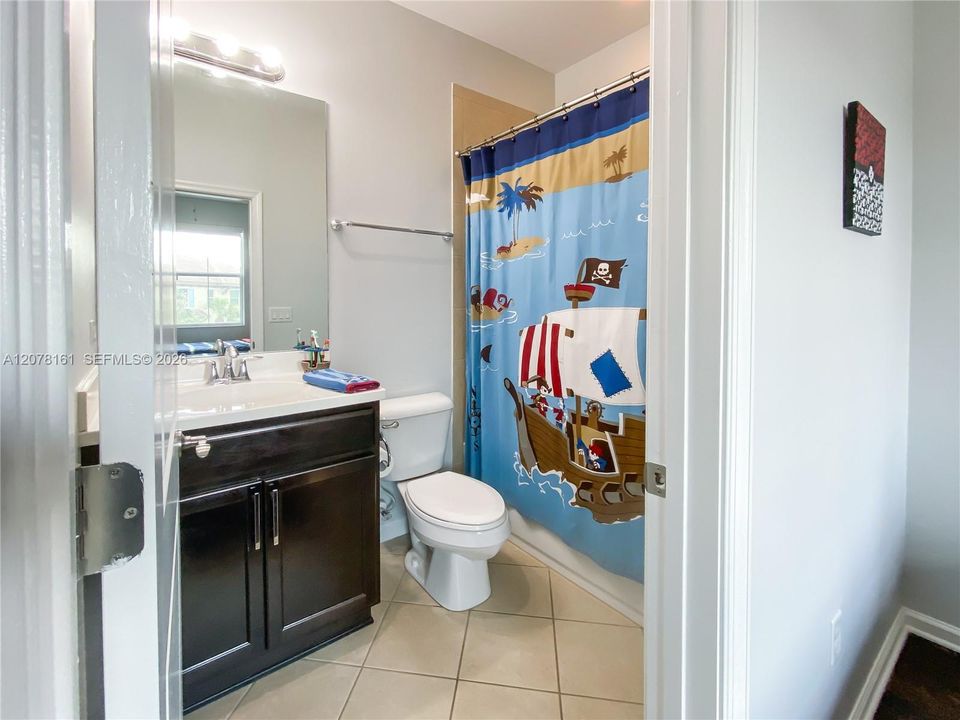For Rent: $4,250 (3 beds, 3 baths, 1770 Square Feet)