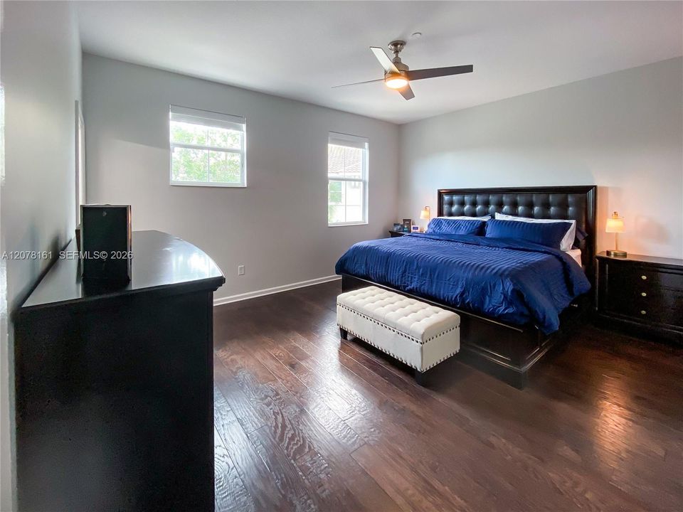 For Rent: $4,250 (3 beds, 3 baths, 1770 Square Feet)