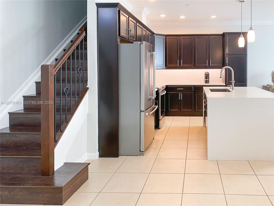 For Rent: $4,250 (3 beds, 3 baths, 1770 Square Feet)