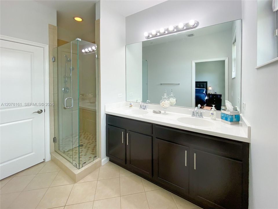 For Rent: $4,250 (3 beds, 3 baths, 1770 Square Feet)