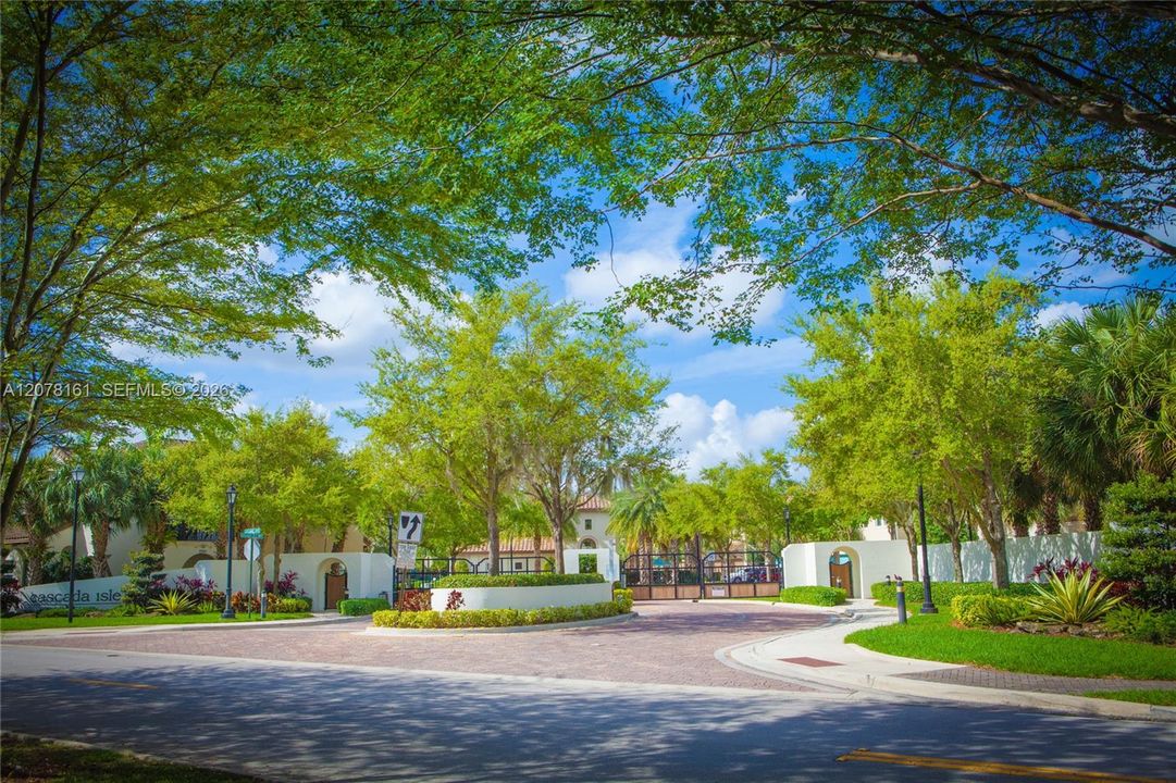 For Rent: $4,250 (3 beds, 3 baths, 1770 Square Feet)