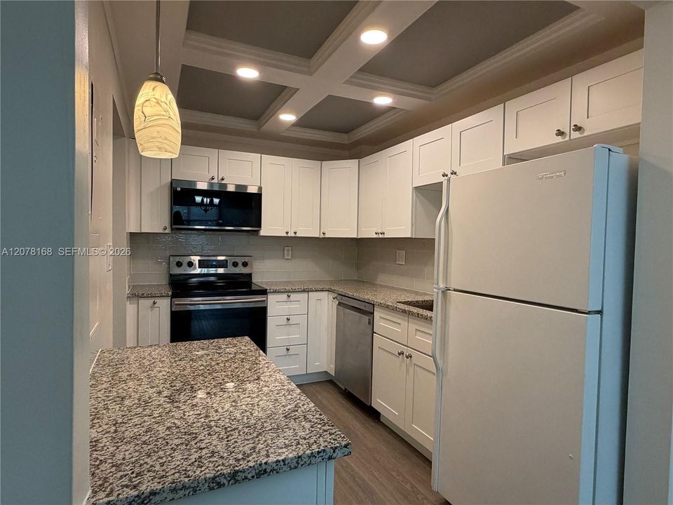 For Rent: $2,300 (1 beds, 1 baths, 845 Square Feet)