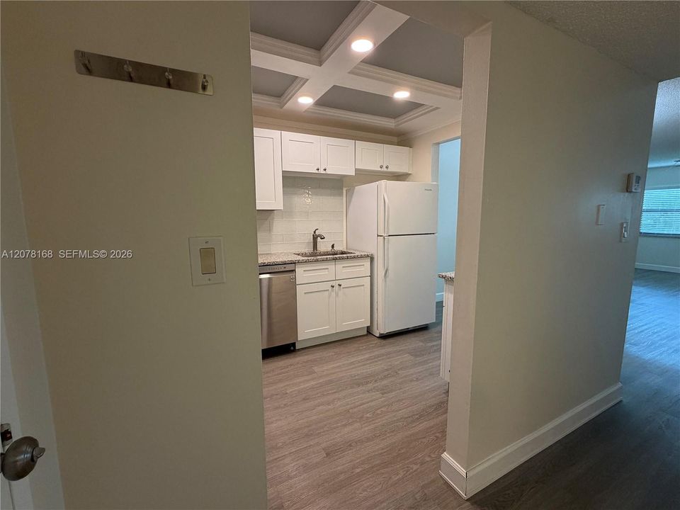 For Rent: $2,300 (1 beds, 1 baths, 845 Square Feet)