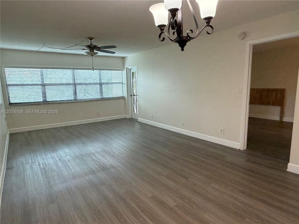 For Rent: $2,300 (1 beds, 1 baths, 845 Square Feet)