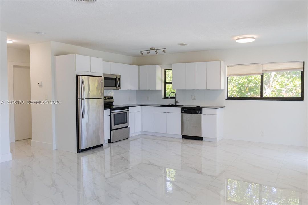 For Rent: $2,250 (2 beds, 2 baths, 1000 Square Feet)