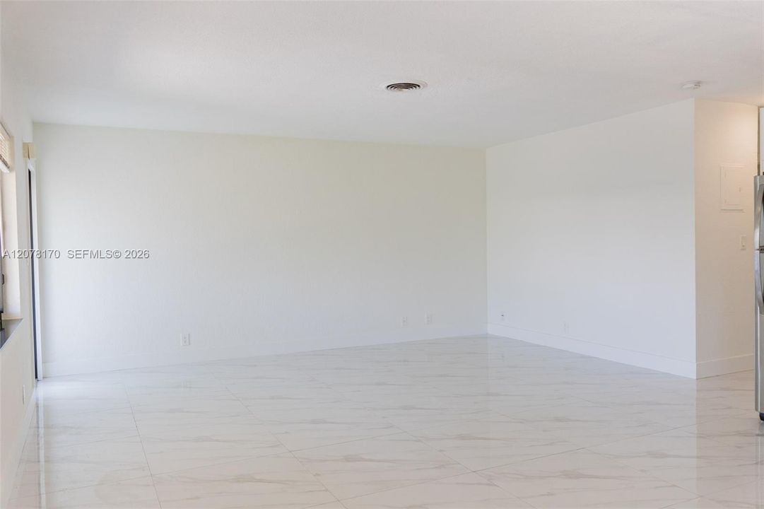 For Rent: $2,250 (2 beds, 2 baths, 1000 Square Feet)