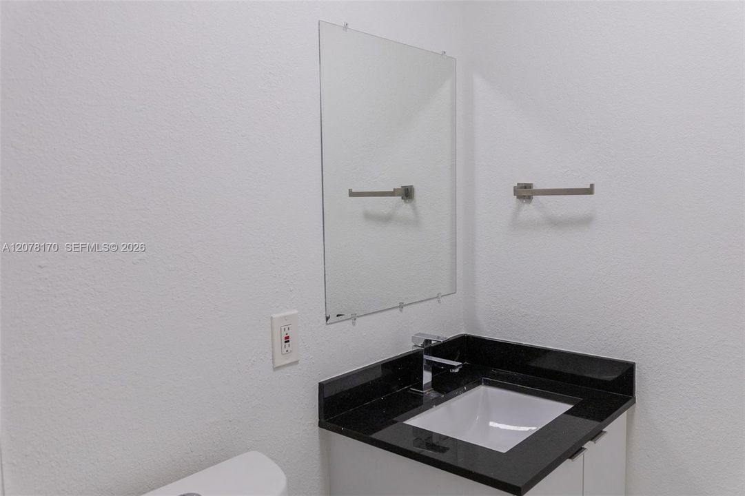 For Rent: $2,250 (2 beds, 2 baths, 1000 Square Feet)