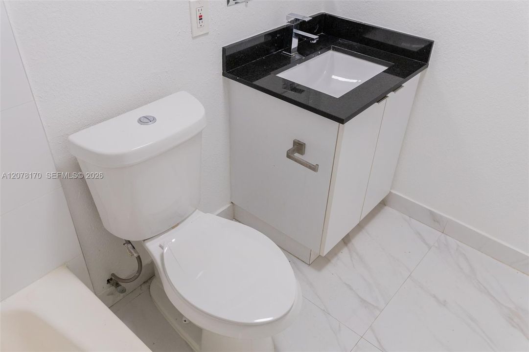 For Rent: $2,250 (2 beds, 2 baths, 1000 Square Feet)