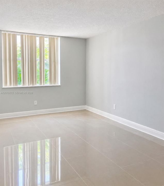 For Sale: $175,000 (2 beds, 2 baths, 1175 Square Feet)