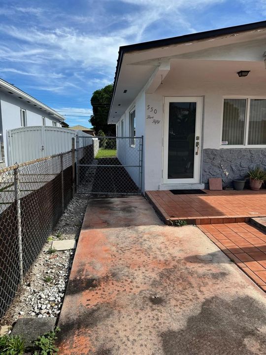 En Venta: $550,000 (3 camas, 2 baños, 1315 Pies cuadrados)