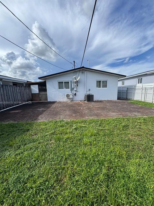 En Venta: $550,000 (3 camas, 2 baños, 1315 Pies cuadrados)