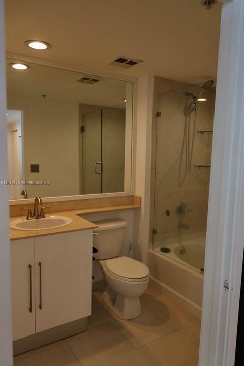 For Rent: $2,400 (0 beds, 1 baths, 507 Square Feet)