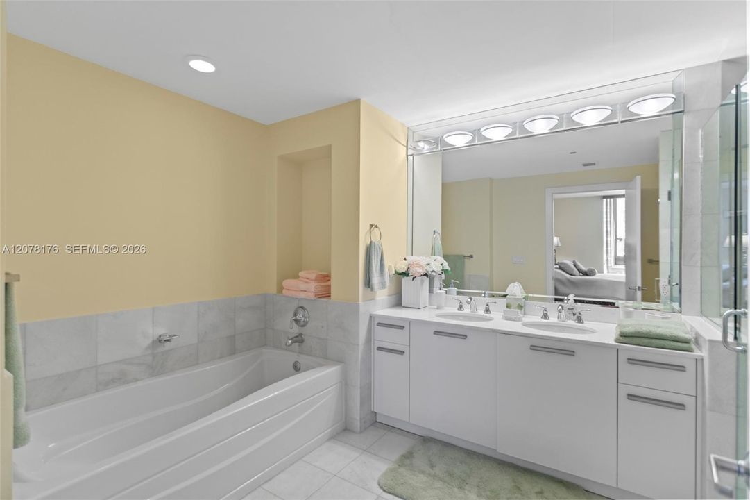 En Venta: $779,000 (2 camas, 2 baños, 1368 Pies cuadrados)