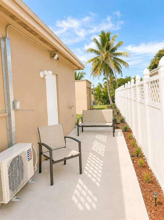 For Rent: $1,550 (1 beds, 1 baths, 1619 Square Feet)