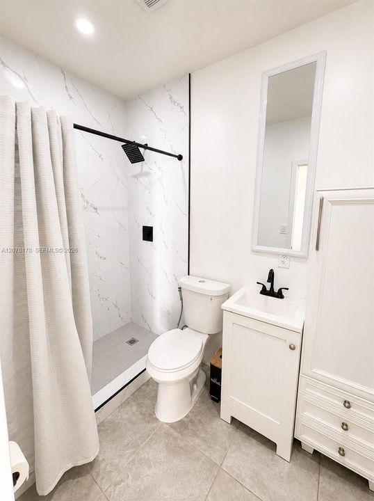 For Rent: $1,550 (1 beds, 1 baths, 1619 Square Feet)