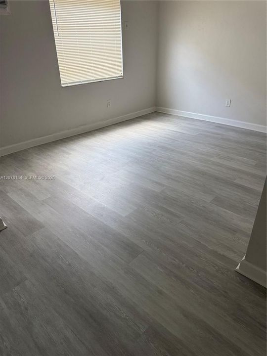 For Rent: $2,300 (2 beds, 2 baths, 4120 Square Feet)