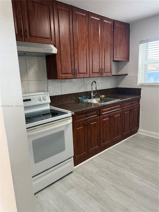 For Rent: $2,300 (2 beds, 2 baths, 4120 Square Feet)