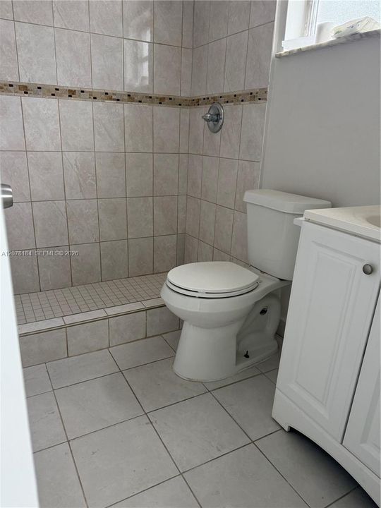 For Rent: $2,300 (2 beds, 2 baths, 4120 Square Feet)