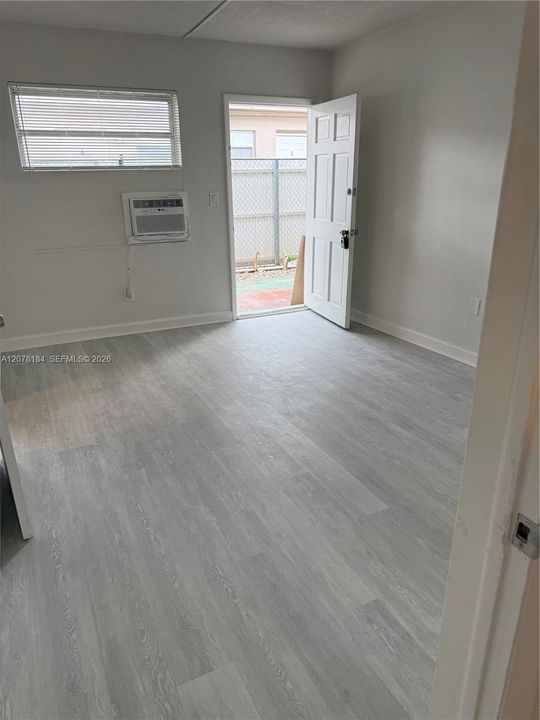 For Rent: $2,300 (2 beds, 2 baths, 4120 Square Feet)