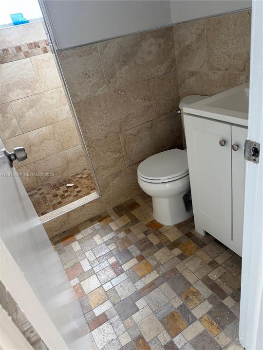 For Rent: $2,300 (2 beds, 2 baths, 4120 Square Feet)