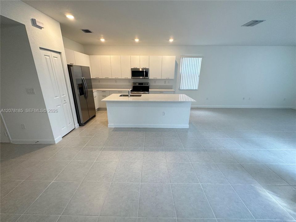 For Sale: $625,000 (3 beds, 2 baths, 1840 Square Feet)