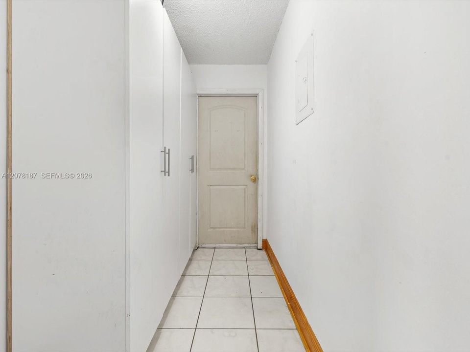 For Sale: $389,000 (3 beds, 2 baths, 1406 Square Feet)