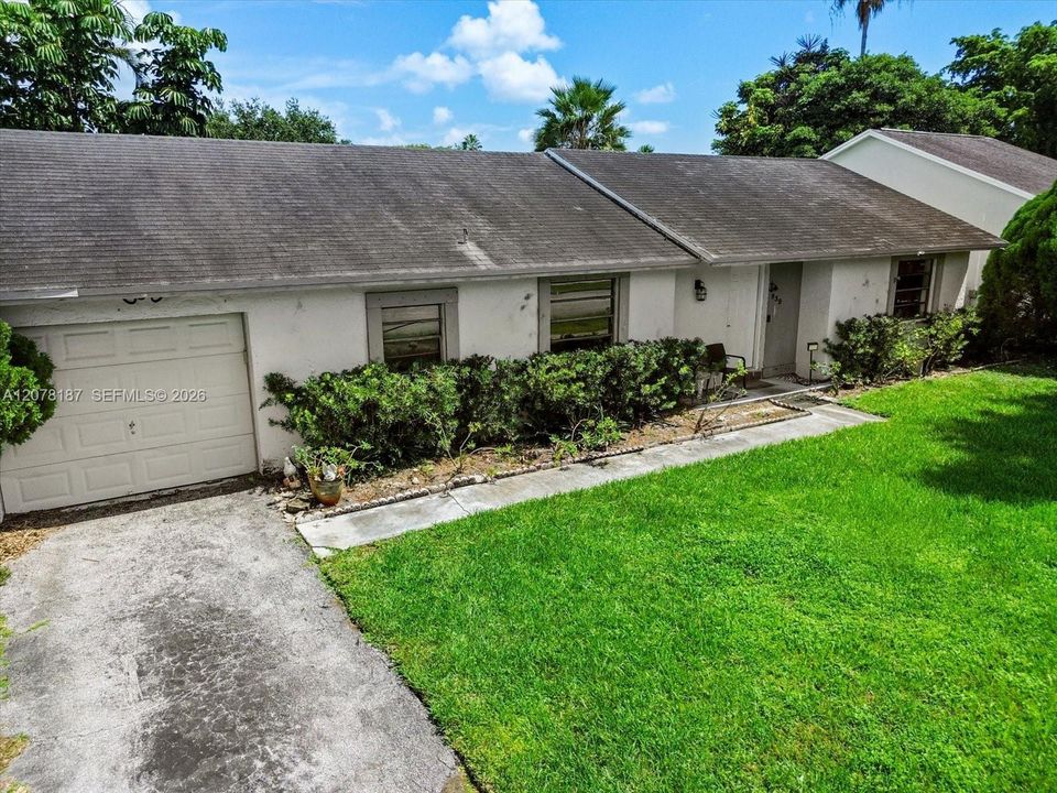 For Sale: $389,000 (3 beds, 2 baths, 1406 Square Feet)