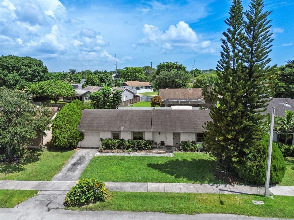For Sale: $389,000 (3 beds, 2 baths, 1406 Square Feet)