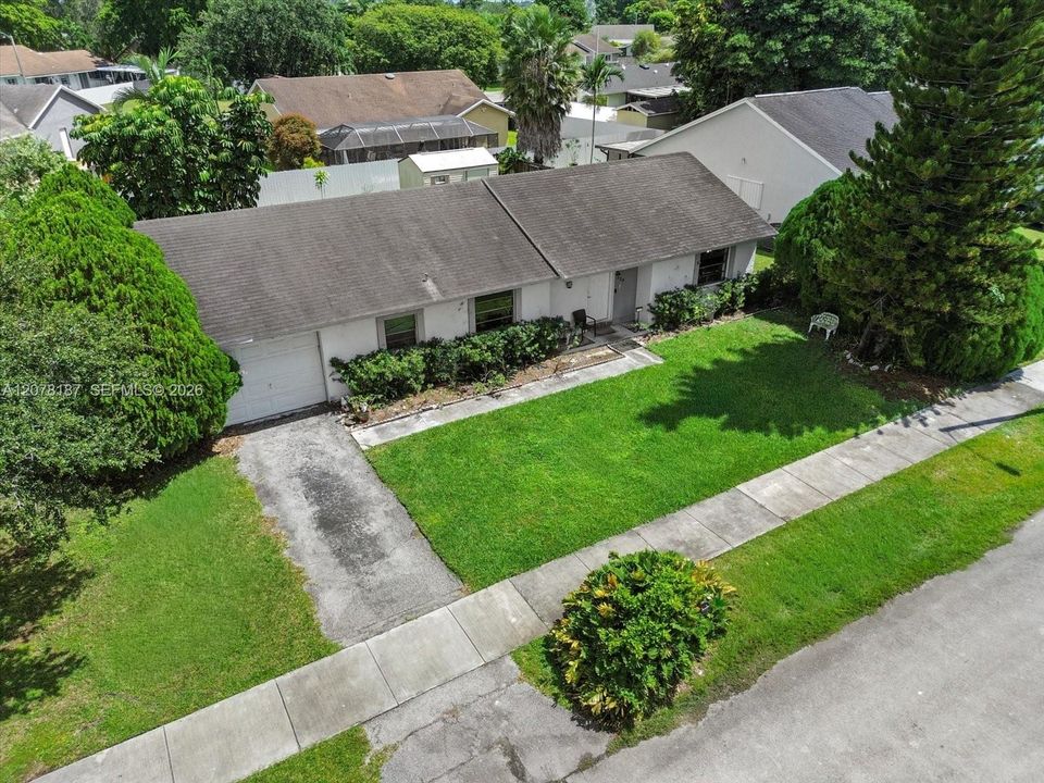 For Sale: $389,000 (3 beds, 2 baths, 1406 Square Feet)