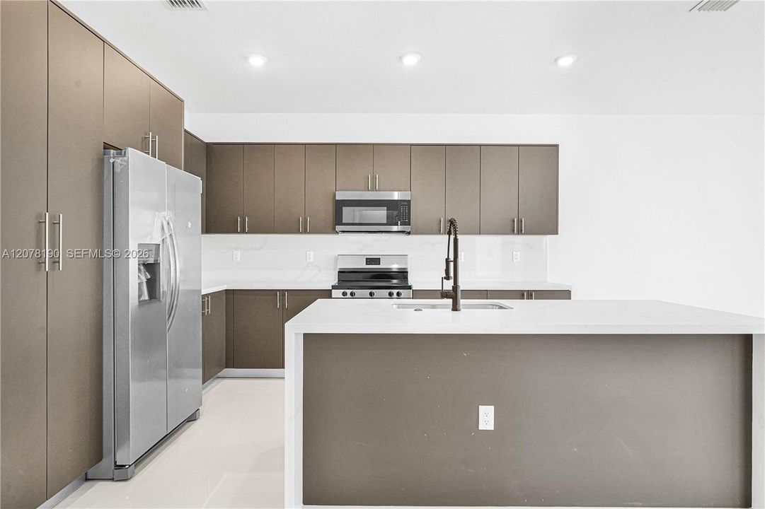 For Sale: $2,990,000 (5 beds, 4 baths, 0 Square Feet)