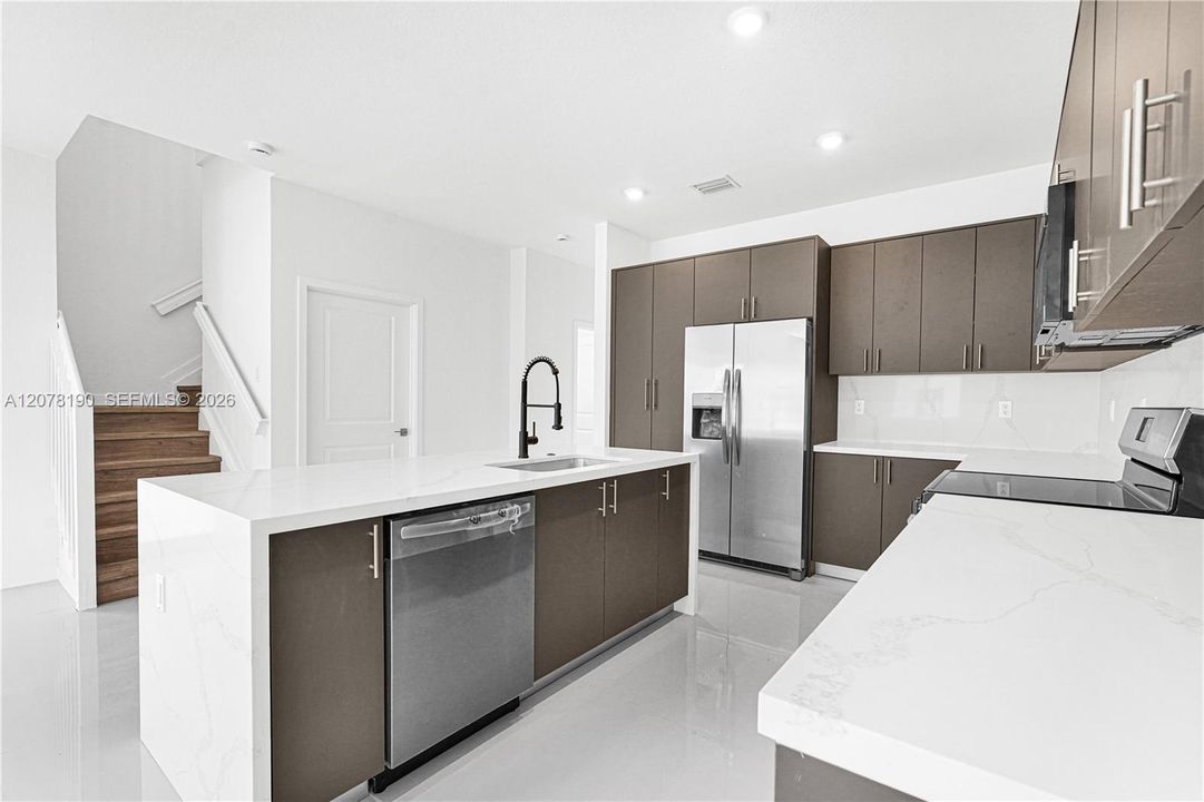 For Sale: $2,990,000 (5 beds, 4 baths, 0 Square Feet)