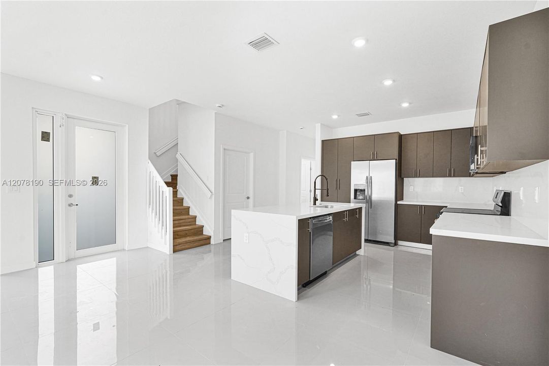 For Sale: $2,990,000 (5 beds, 4 baths, 0 Square Feet)