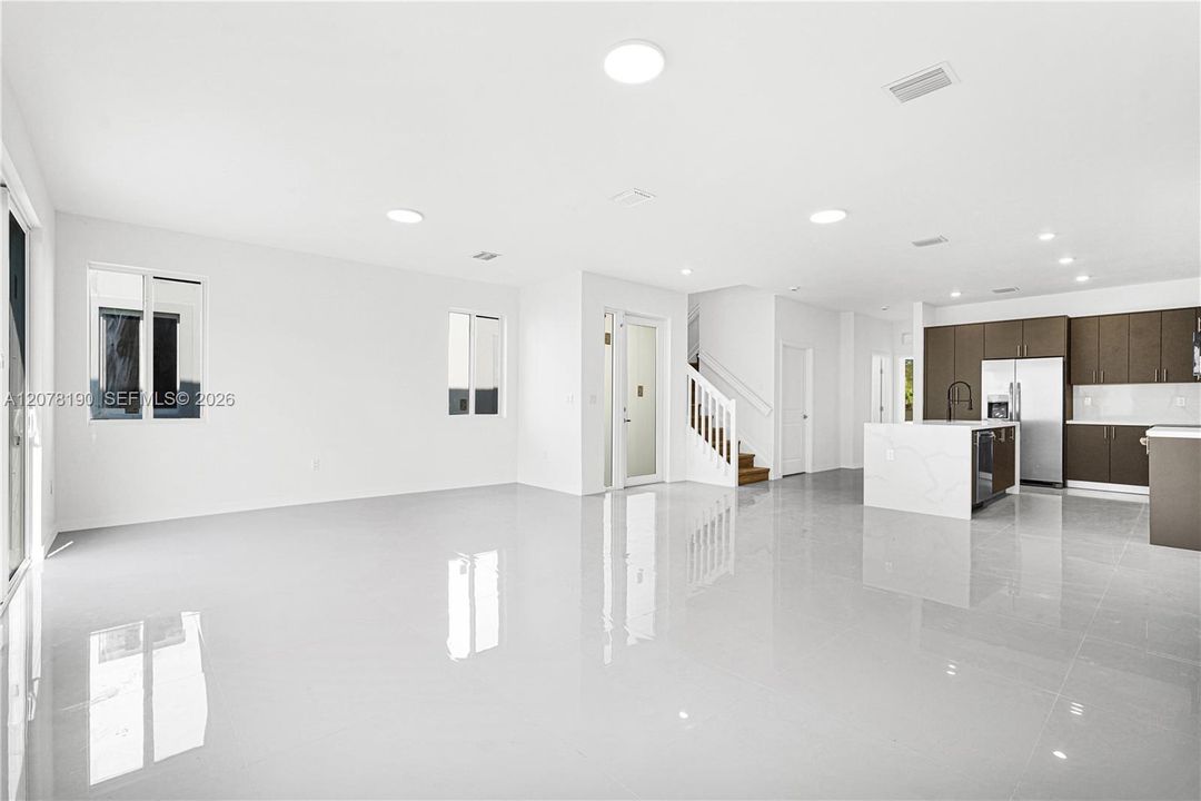 For Sale: $2,990,000 (5 beds, 4 baths, 0 Square Feet)
