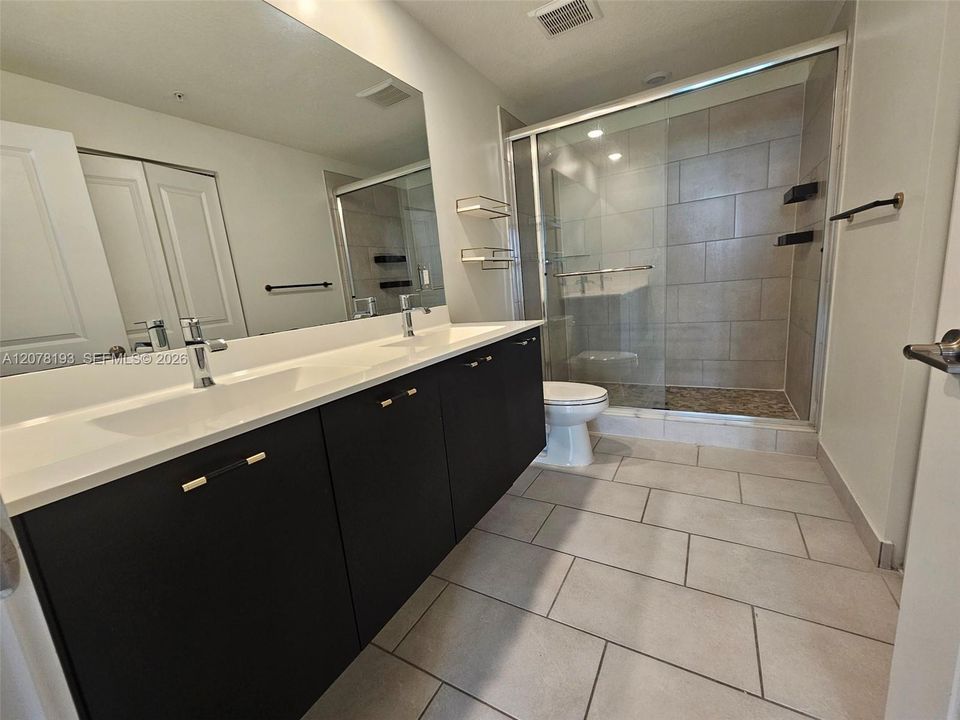 В аренду: $3,550 (3 спален, 2 ванн, 1334 Квадратных фут)
