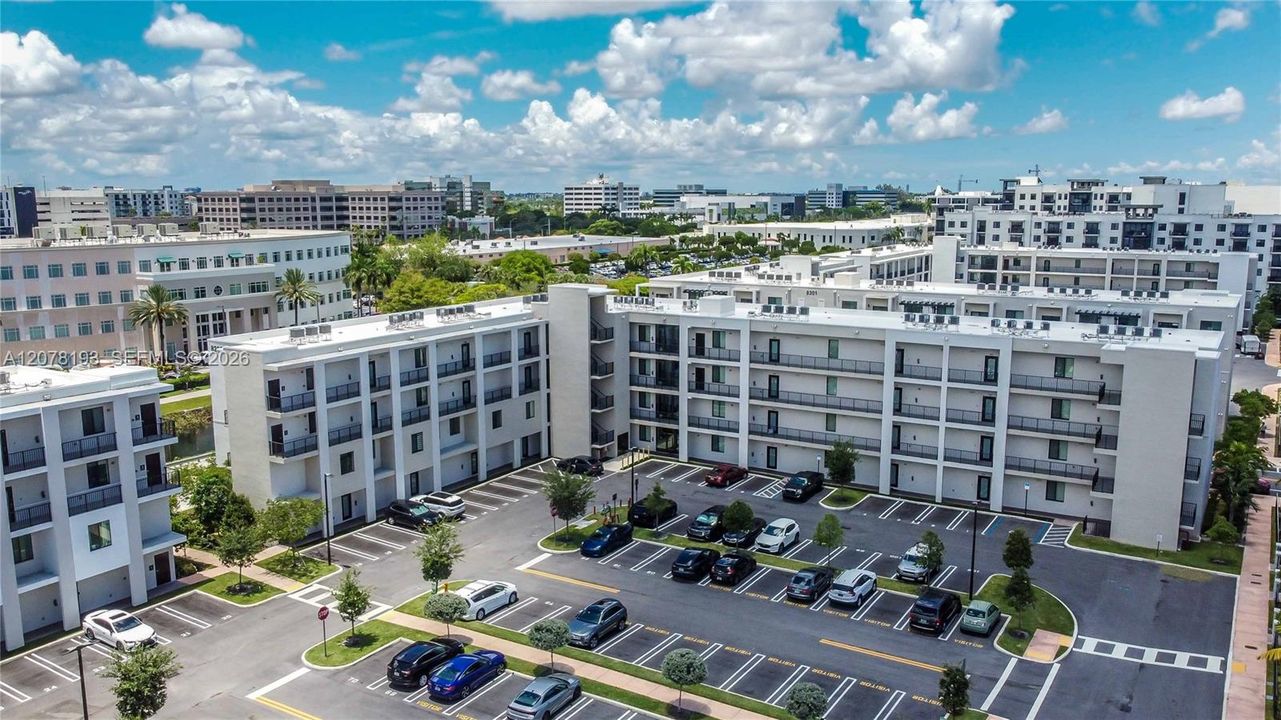 В аренду: $3,550 (3 спален, 2 ванн, 1334 Квадратных фут)