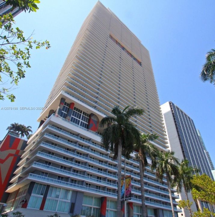 For Rent: $2,300 (0 beds, 1 baths, 481 Square Feet)