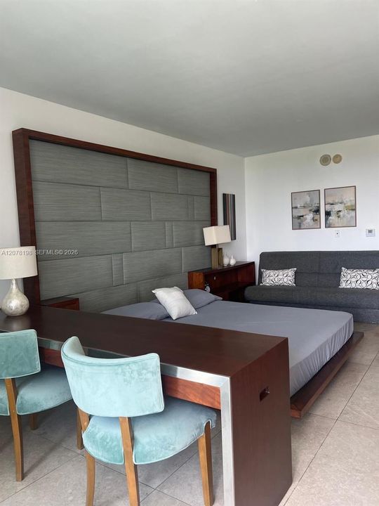 For Rent: $2,300 (0 beds, 1 baths, 481 Square Feet)