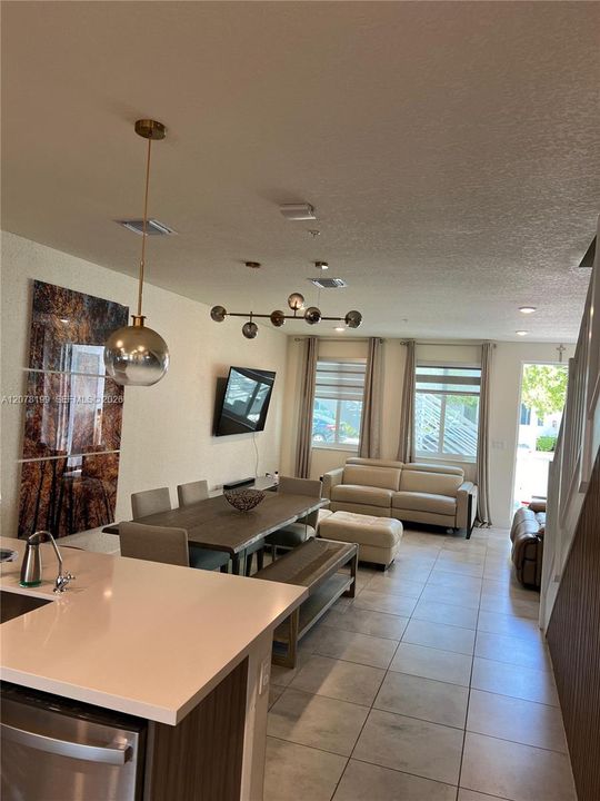 For Sale: $520,000 (3 beds, 2 baths, 1322 Square Feet)
