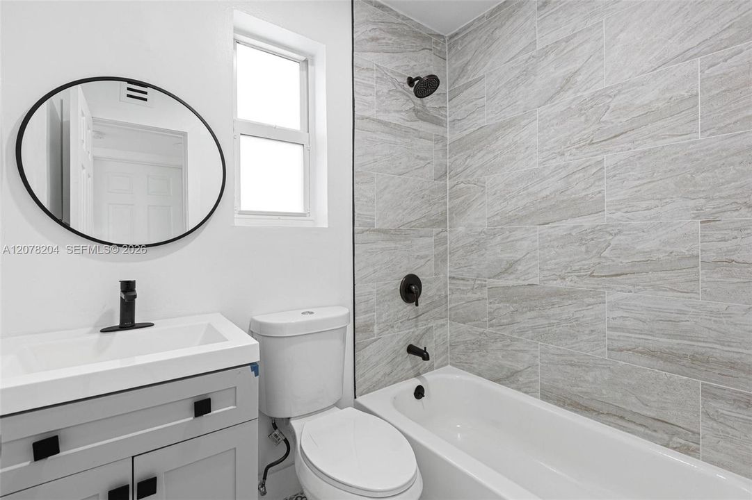 For Rent: $2,200 (2 beds, 1 baths, 800 Square Feet)