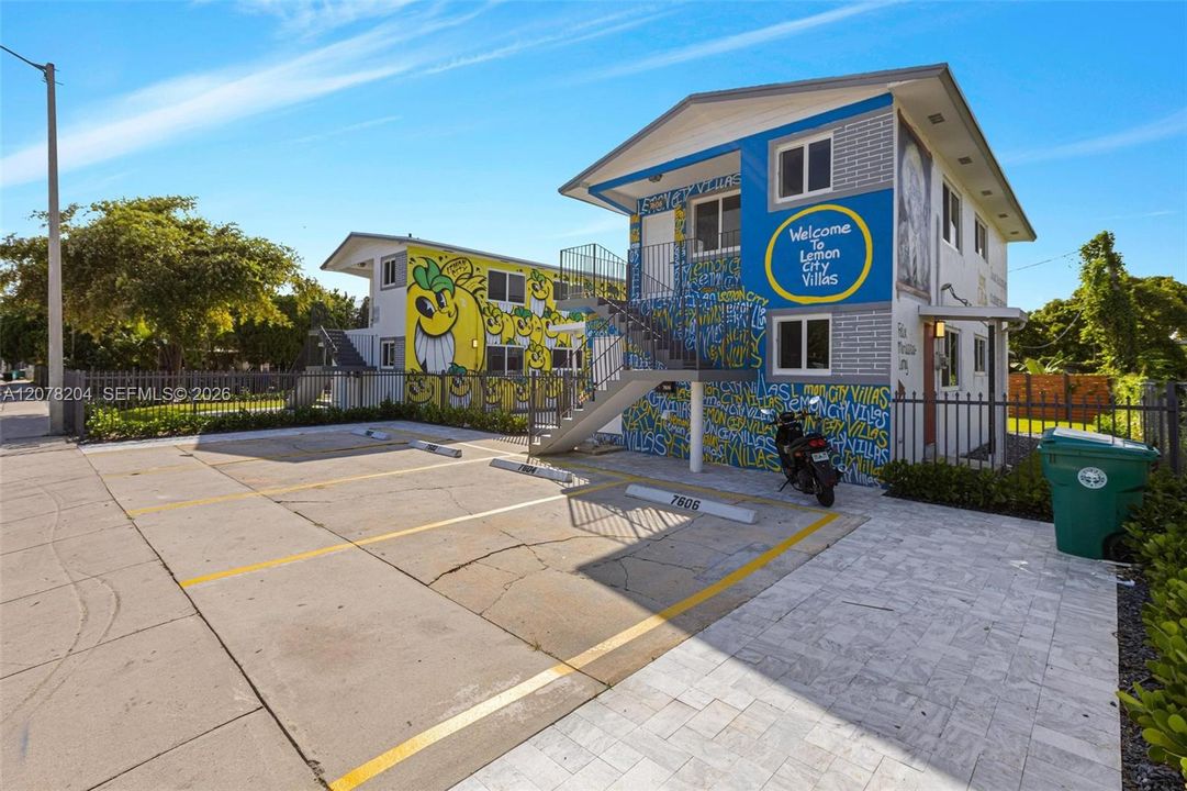 For Rent: $2,200 (2 beds, 1 baths, 800 Square Feet)