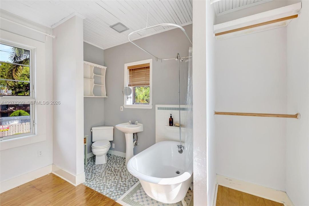 For Rent: $3,500 (3 beds, 2 baths, 1508 Square Feet)