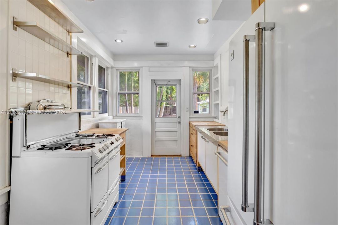 For Rent: $3,500 (3 beds, 2 baths, 1508 Square Feet)