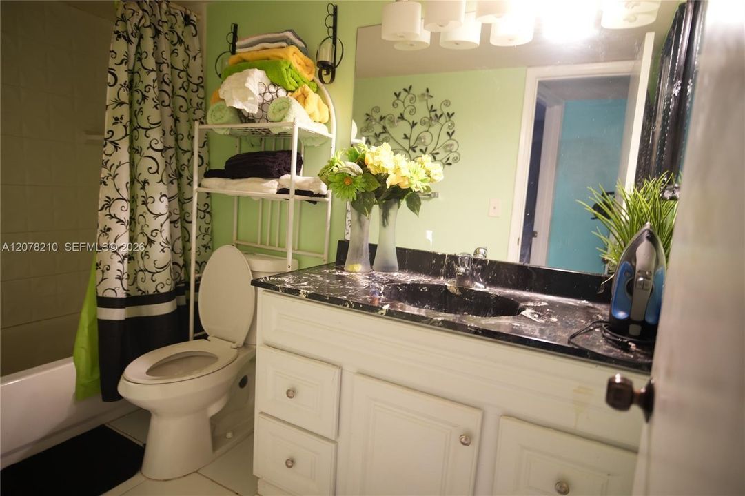 En Venta: $100,000 (2 camas, 2 baños, 1070 Pies cuadrados)